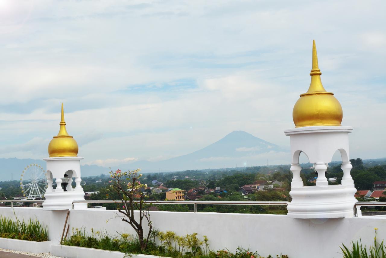 โรงแรมตารา ย้อกยาการ์ตา Tugu ภายนอก รูปภาพ